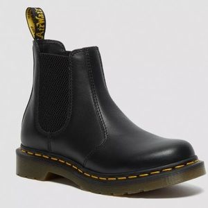 Dr. Martens | 2976 Leather Chelsea Boot NAPA Black | NIB